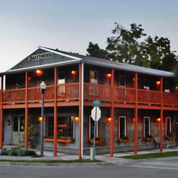 Browse Apalachicola Hotel Photos Riverwood Suites